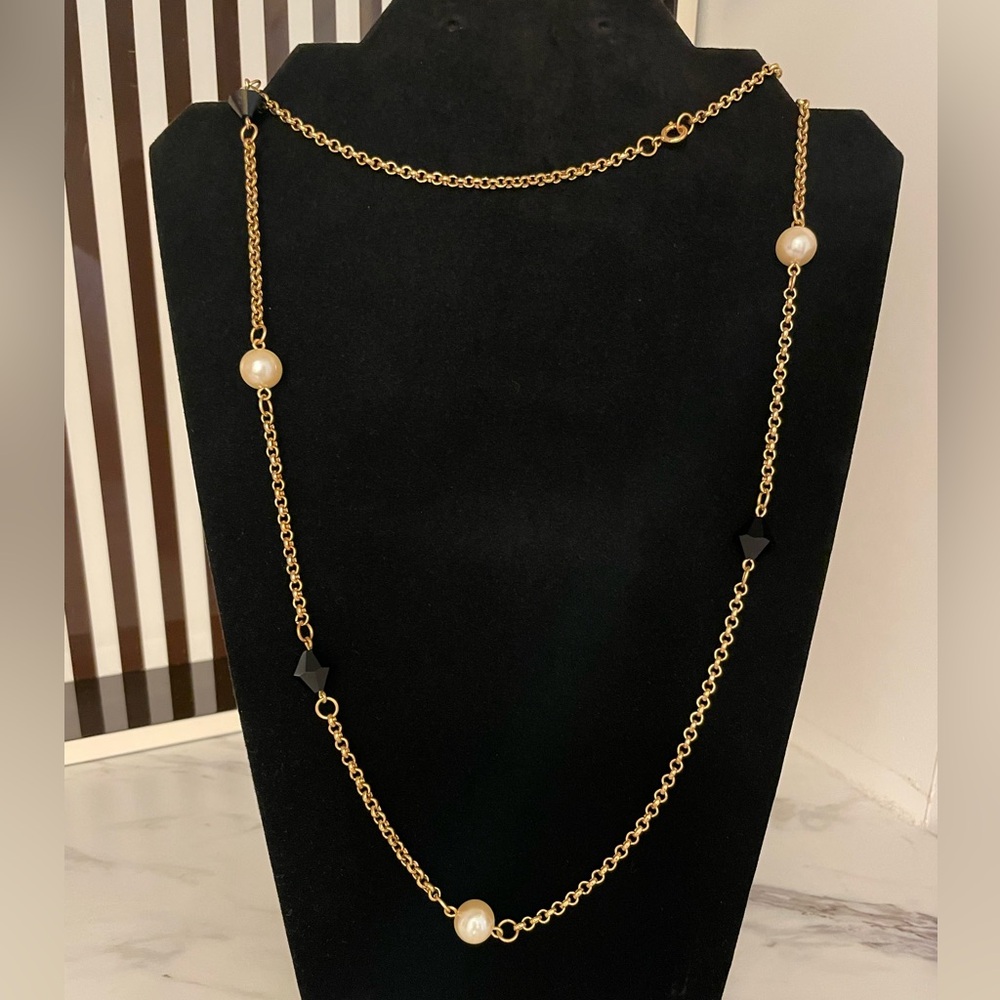 Vintage Faux Pearl and Black Geometric Bead Goldtone Necklace - Picture 2 of 9